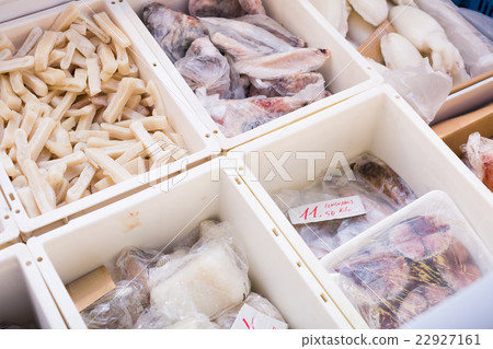 Chilled Mediterranean seafoods close up on counter Chilled Mediterranean seafoods close up on counter 22927161