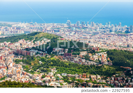 Barcelona from mount 22927595