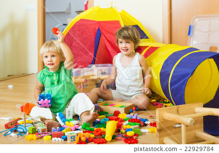Children playing with blocks Children playing with blocks 22929784