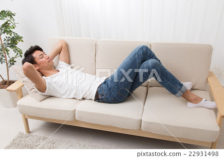 I go to bed with a young man sofa 22931498