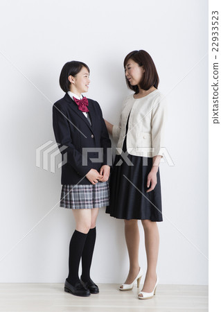 Mother and daughter portrait Mother and daughter portrait 22933523