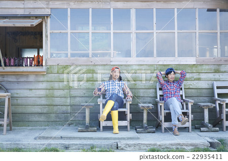 牧場工作的同事 22935411