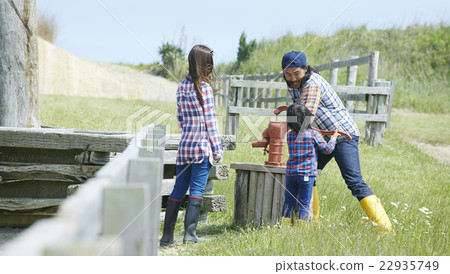 Parent-child ranch experience 22935749