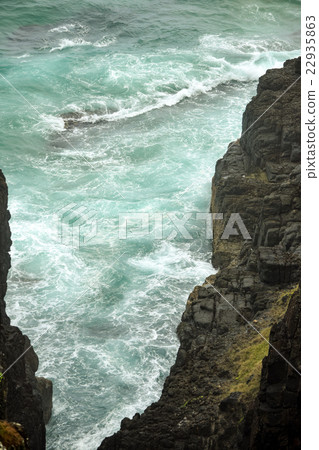 Australian coastline at 'Hat Head' 22935863