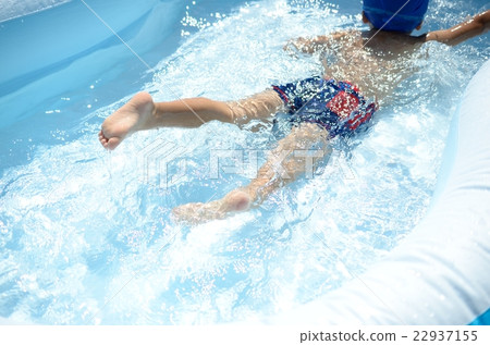 A child A child 22937155