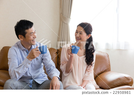 一對夫婦尋找樂趣 一對夫婦尋找樂趣 22938981