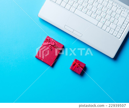 gifts and laptop 22939507