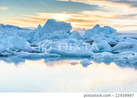 Scenic view of icebergs in glacier lagoon, Iceland 22939997