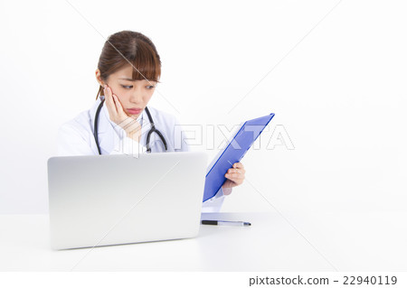 Female doctor nurse to consult 22940119