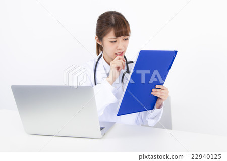 Female doctor nurse to consult 22940125