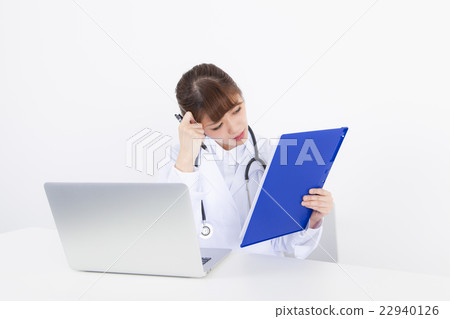 Female doctor nurse to consult 22940126