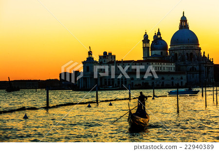 Canal Grande, Basilica di Santa Maria della Salute Canal Grande, Basilica di Santa Maria della Salute 22940389
