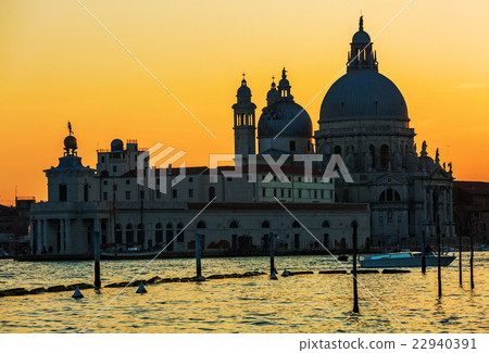 Canal Grande, Basilica di Santa Maria della Salute Canal Grande, Basilica di Santa Maria della Salute 22940391