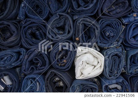 Roll blue denim jeansand one roll white jean  22941506