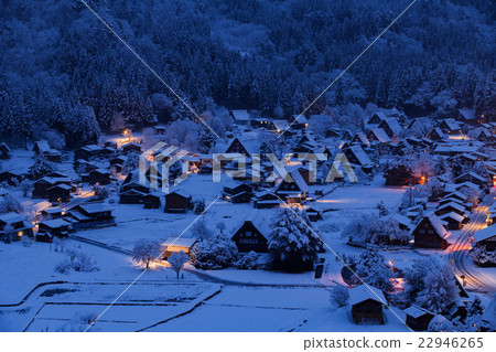World heritage Shirakawago early in the winter 22946265