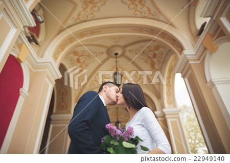 Luxury married wedding couple, bride and groom Luxury married wedding couple, bride and groom 22949140
