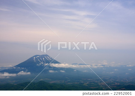 羊蹄山從初夏的Kombutake降雪 羊蹄山從初夏的Kombutake降雪 22952001