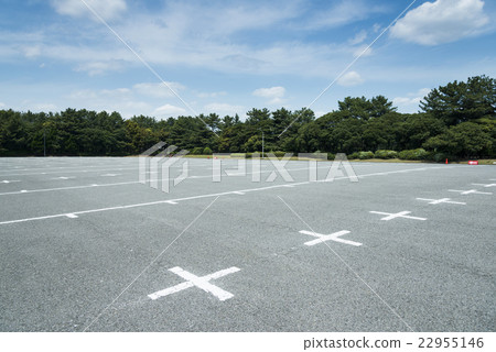Wide parking area Wide parking area 22955146