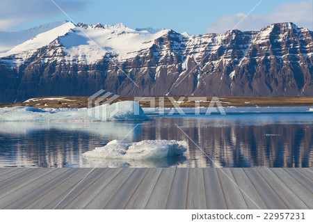 Ice lake with mountain background, winter Iceland Ice lake with mountain background, winter Iceland 22957231