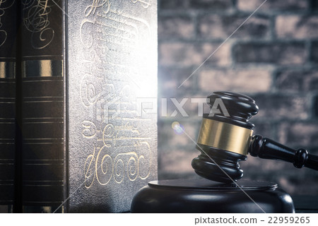 Judge's hammer 22959265