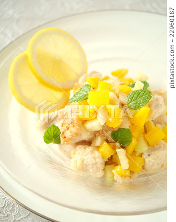 Chicken's honey lemon marinade (high angle) 22960187