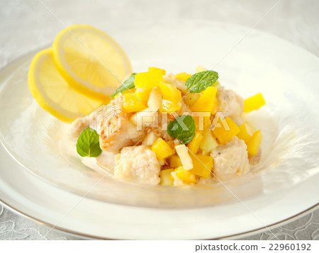 Chicken's honey lemon marinade (horizontal position) 22960192