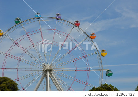 Ferris wheel  22963428