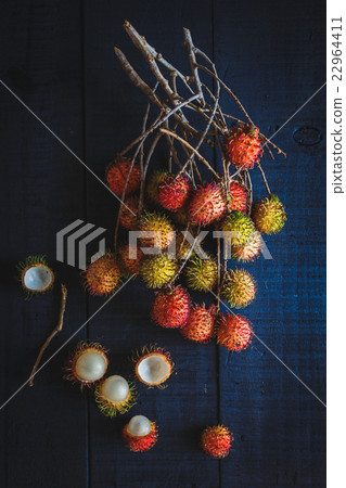 Red Ranbutans Red Ranbutans 22964411