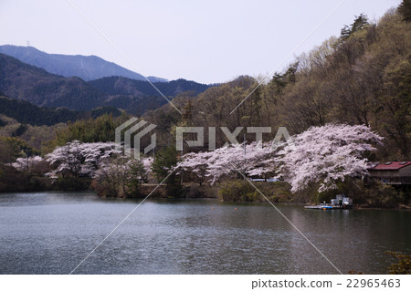150412 Large salt lake 04 150412 Large salt lake 04 22965463