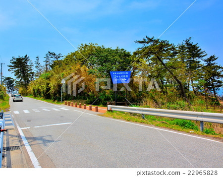 Noto Gumi · cliff of Yase · parking lot from the entrance to the promenade 22965828