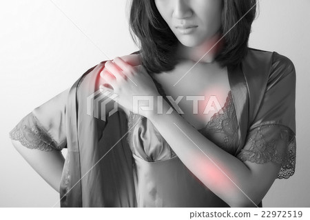 Shoulder itch 22972519