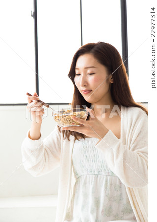 連環和女性 22977314