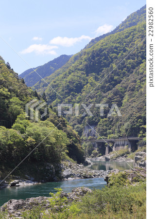 德島縣三次市吉野川，新鮮的綠色“Oobkei峽谷” 22982560