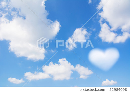 Heart-shaped cloud 22984098