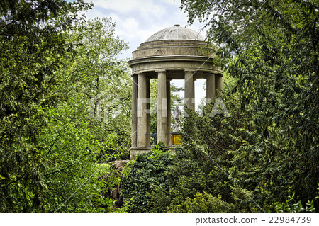 Woerlitzer Park, Venus Temple behind trees Woerlitzer Park, Venus Temple behind trees 22984739