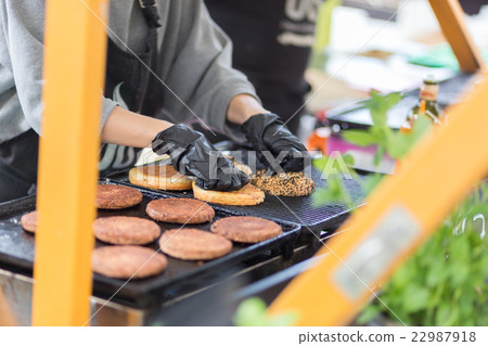 Beef burgers ready to serve on food stall. 22987918