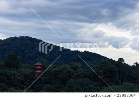 在山中的塔 22988364