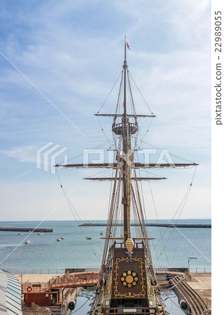 Galleon ship to anchor over Galleon ship to anchor over 22989055