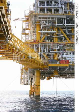 Offshore construction platform for production oil Offshore construction platform for production oil 22991839