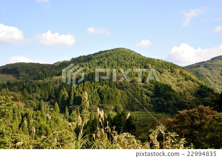 Satoyama and autumn sky 22994835