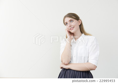 Thinking foreign women Thinking foreign women 22995453
