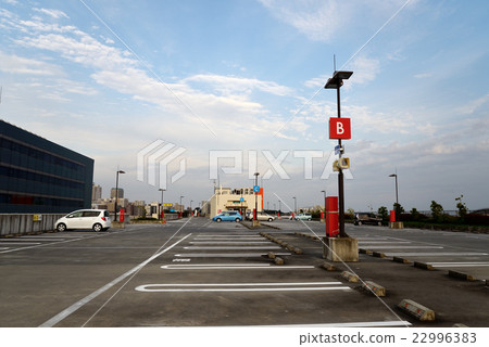 Rooftop parking lot 22996383