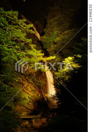 回歸瀑布 22996830