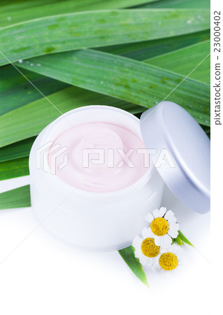 Organic skincare creams with camomile Organic skincare creams with camomile 23000402