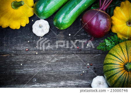 Fresh organic gardening vegetables 23000746