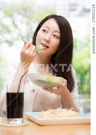 Lunch female photography cooperation: TENOHA DAIKANYAMA Lunch female photography cooperation: TENOHA DAIKANYAMA 23003219