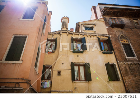 facade of typical merchant house 23007611