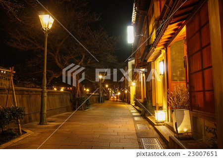 主要城鎮在夜間Chaya地區1 23007651