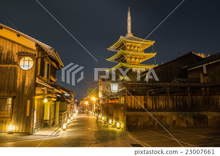 Yasaka塔在晚上3 Yasaka塔在晚上3 23007661