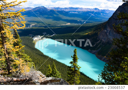 Fall autumn Lake Louise overlooking Canadian Rocky Big Beehive Fall autumn Lake Louise overlooking Canadian Rocky Big Beehive 23008537